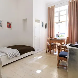 Poznańska , Warszawa Polska